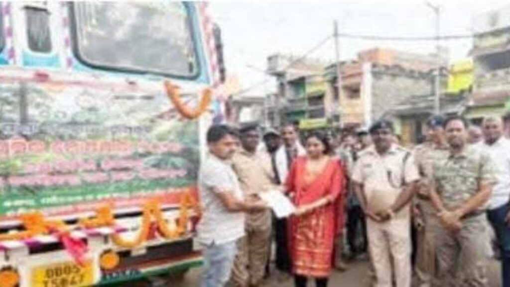 ରଥ ନିର୍ମାଣ ପାଇଁ ବୁଗୁଡ଼ା ବନାଞ୍ଚଳରୁ ପୁରୀକୁ ଗଲା ୧୨ ଖଣ୍ଡ ଫାଶି କାଠ