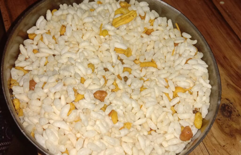 ପାରମ୍ପରିକ ଖାଦ୍ୟରେ ସ୍ୱାଦ ଏବଂ ପୃଷ୍ଟିରେ ସମିଶ୍ରଣ ମୁଢି଼।