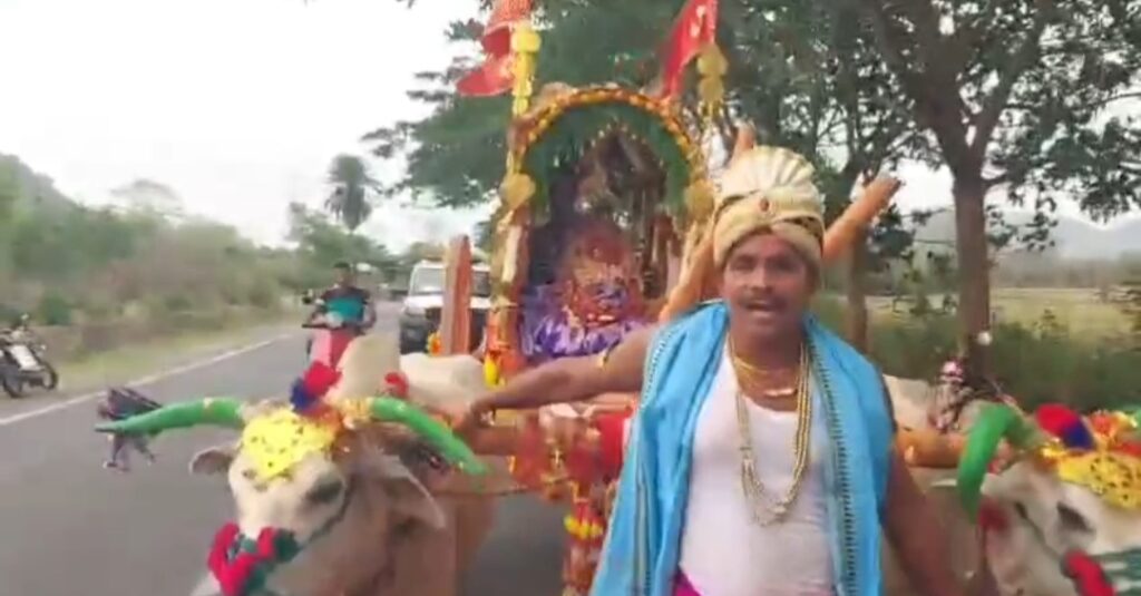 ଶଗଡ଼ରେ ଆସିଲେ ମା ଜଗତ ଜନନୀ