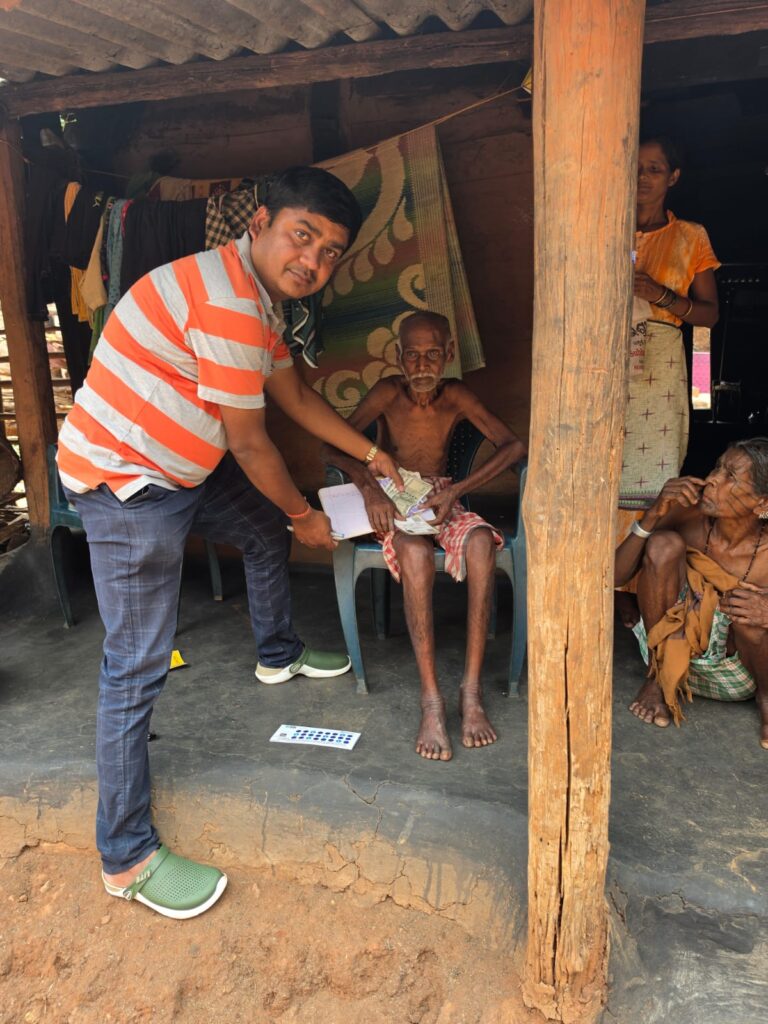 ଏକ ବର୍ଷ ଧରି ବାର୍ଦ୍ଧକ୍ୟ ଭତ୍ତାରୁ ବଞ୍ଚିତ ଶିକ୍ତ ଦିଗାଳ ଙ୍କ ଉପରେ ପ୍ରଶାସନ ର ଦୃଷ୍ଟି ପଡିଲା : ସମସ୍ତ ଭତ୍ତା ପ୍ରାପ୍ୟ ପାଇଲେ