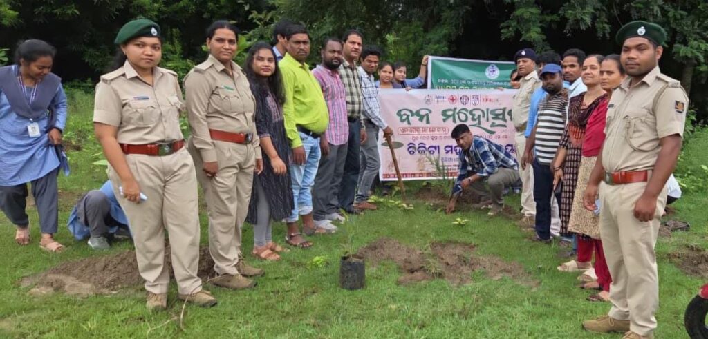 ଚିକିଟି ମହାବିଦ୍ୟାଳୟରେ ବନ ମହୋତ୍ସବ ପାଳିତ