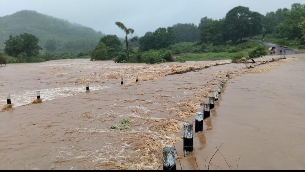 ବଲସକୁମ୍ପା ଅଞ୍ଚଳ ବନ୍ୟା ଜନିତ ବିଛିନ୍ୟ