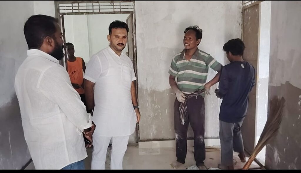 ମିନିଗାଁ ଠାରେ ହୋଉଥିବା ଗୋଷ୍ଠି ସ୍ଵାସ୍ଥ୍ୟ କେନ୍ଦ୍ର ପରିଦର୍ଶନ କଲେ ବିଧାୟକ।