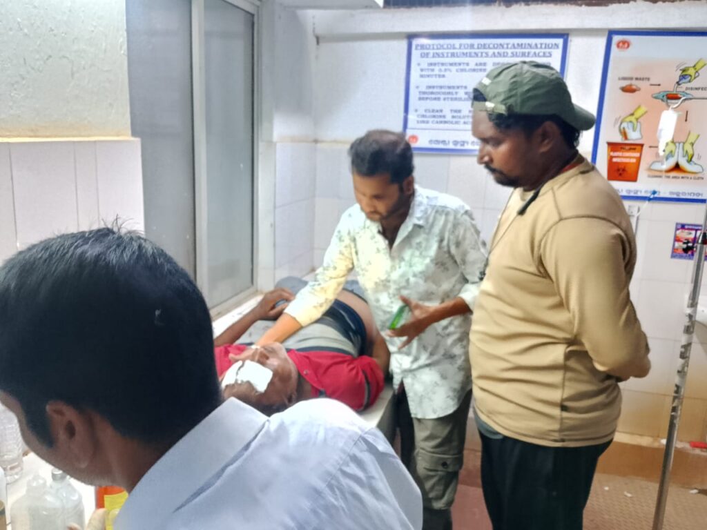 ଖଜୁରୀପଡା ନୁଆଁ ବସଷ୍ଟାଣ୍ଡ ନିକଟରେ ଦୁର୍ଘଟଣା..