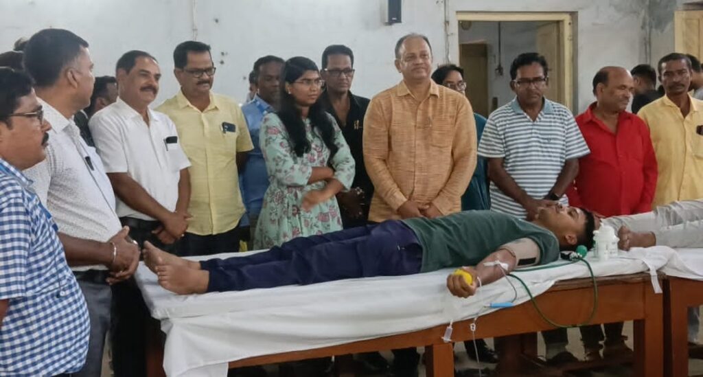 ଗୋପବନ୍ଧୁଙ୍କ ଶ୍ରାଦ୍ଧ ଉତ୍ସବରେ ମେଗା ରକ୍ତଦାନ ଶିବିର