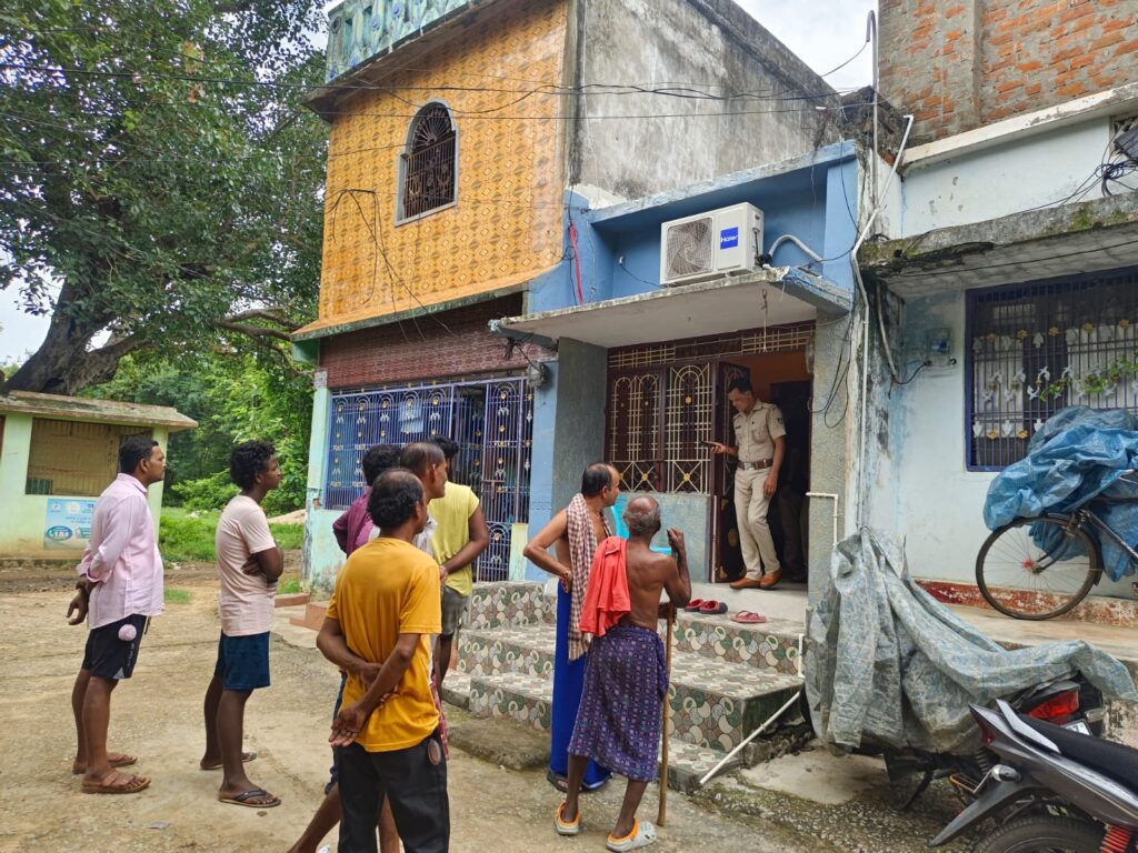 ତାଲା ଭାଙ୍ଗି ତିନି ଘରୁ ଚୋରୀ