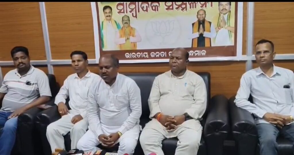 ସ୍ବାମୀ ଲକ୍ଷ୍ମଣାନନ୍ଦ ସରସ୍ବତୀଙ୍କ ନାମରେ ନାମିତ ହେବ ଫୁଲବାଣୀ ସରକାରୀ ଭେଷଜ ମହାବିଦ୍ୟାଳୟ ବିଭିନ୍ନ୍ ମହଲ ରେ ସ୍ୱାଗତ।