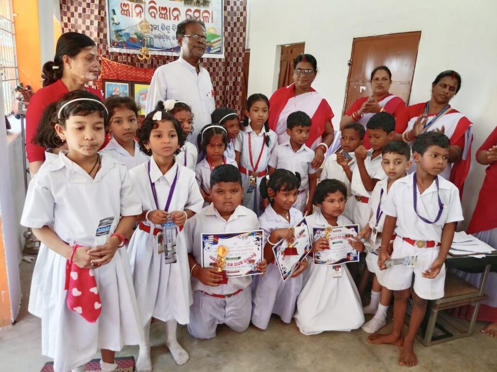 କନ୍ଧମାଳ ଜିଲ୍ଲା ବାଲିଗୁଡ଼ା ସ୍ଥିତ ସରସ୍ଵତୀ ଶିଶୁ ବିଦ୍ୟା ମନ୍ଦିର ରେ ବିଦ୍ୟାଳୟ ସ୍ତରୀୟ “ଜ୍ଞାନ ବିଜ୍ଞାନ ମେଳା” ଅନୁଷ୍ଠିତ
