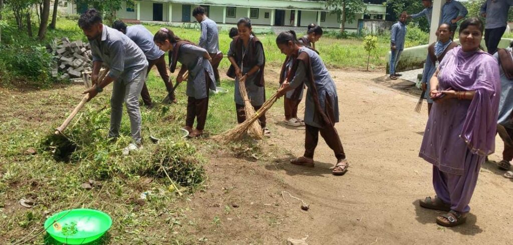 ବେଲଗୁଣ୍ଠା ବିଜ୍ଞାନ ସ୍ନାତକ ମହାବିଦ୍ୟାଳୟରେ ସ୍ବଚ୍ଛତା ପକ୍ଷ ପାଳନ