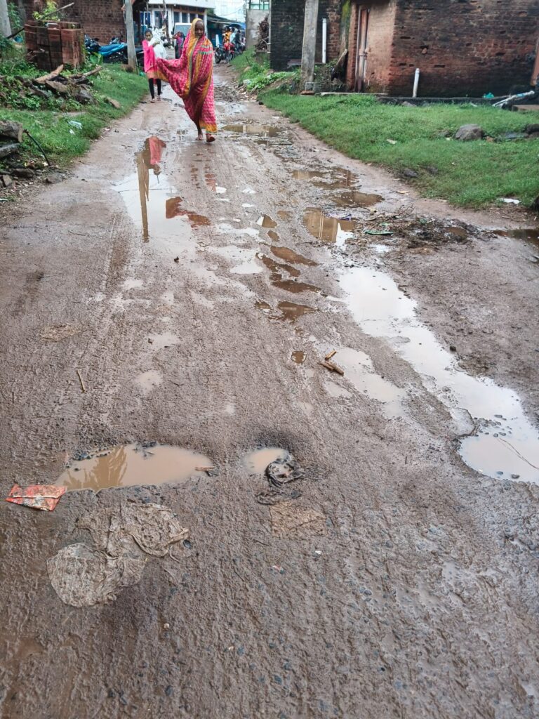 ଅଙ୍ଗାରଗାଁ-ଗିଲିଣ୍ଡା ରାସ୍ତାକୁ ନେଇ ତେଜିଲା ଅସନ୍ତୋଷ !