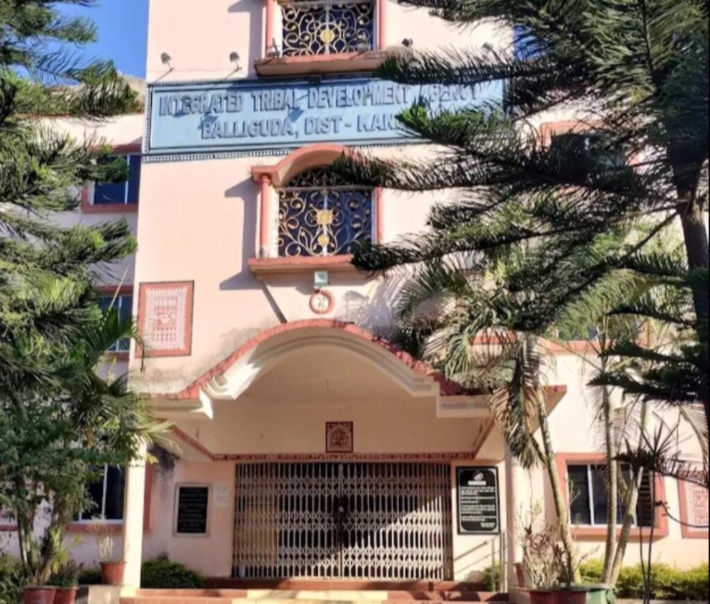 ୧୨ ବର୍ଷ କାର୍ଯ୍ୟ ପରେ ଛଟେଇ