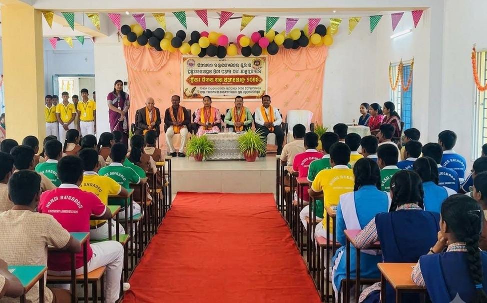 କୁମାରୀ ସ୍ଥିତ ସନ ସାଇନ ଇଂରେଜି ମିଡ଼ିଏମ ସ୍କୁଲ ରେ ହିନ୍ଦୀ ଦିବସପାଳିତ |