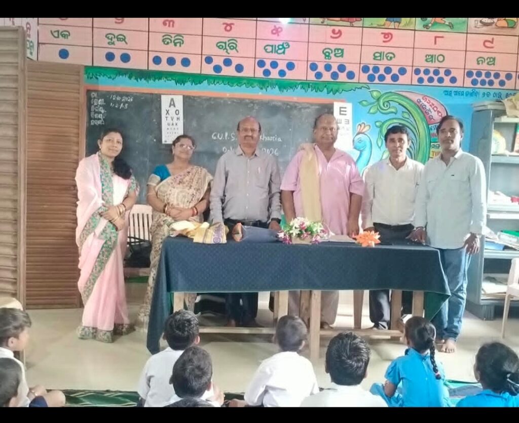 ପିତାମାତାଙ୍କ ସ୍ମୃତିରେ ୩୦ ହଜାର ଟଙ୍କାର ସ୍ଥାୟୀ ଜମାପୁରାତନ ଛାତ୍ରଙ୍କ ମହତ୍ ପଦକ୍ଷେପ, ମେଧାବୀ ଓ ଆର୍ଥିକ ଅନଗ୍ରସର ଛାତ୍ରଛାତ୍ରୀ ହେବେ ପୁରସ୍କୃତ