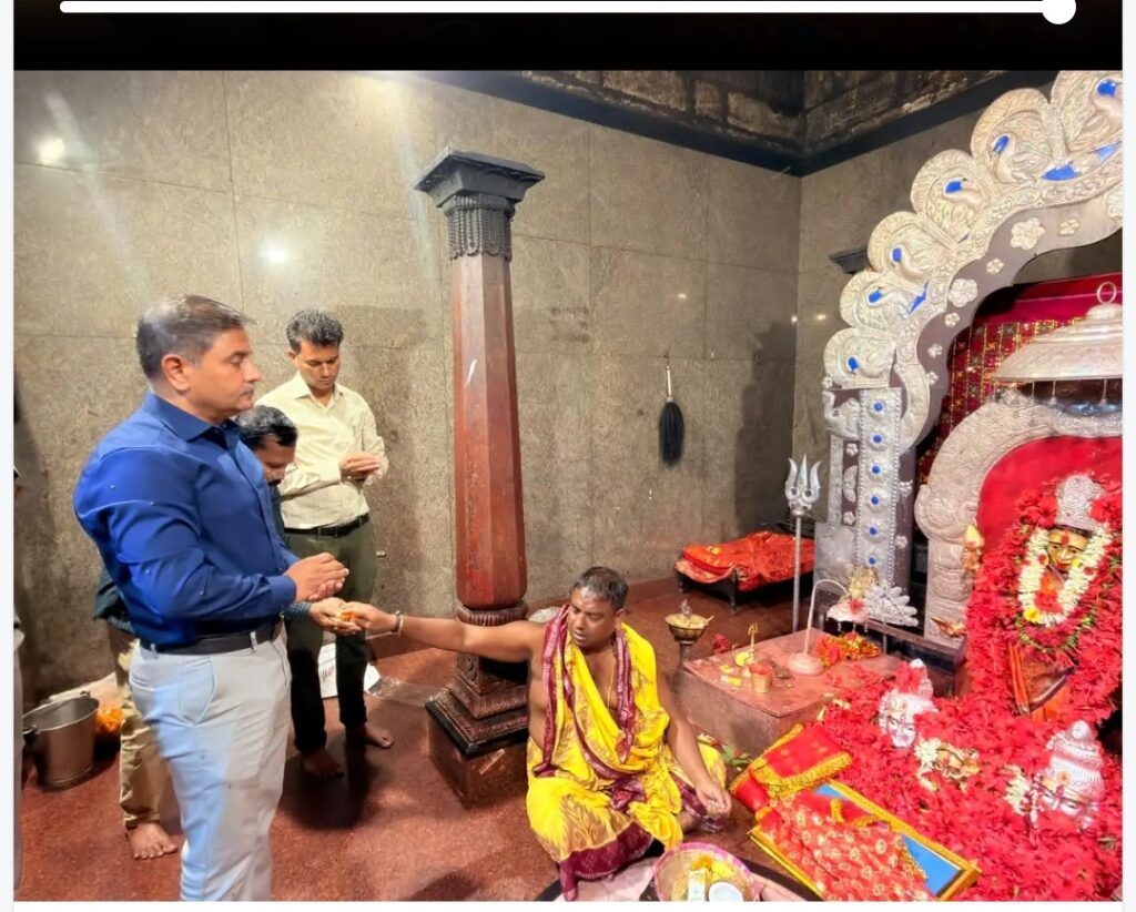 ଅମୃତ କୁଲାଙ୍ଗେମା’ ତାରାତାରିଣୀଙ୍କ ଦର୍ଶନ କଲେ ନବନିଯୁକ୍ତ ଆର୍ଡିସି ବିଜୟ ଅମୃତ କୁଲାଙ୍ଗେ